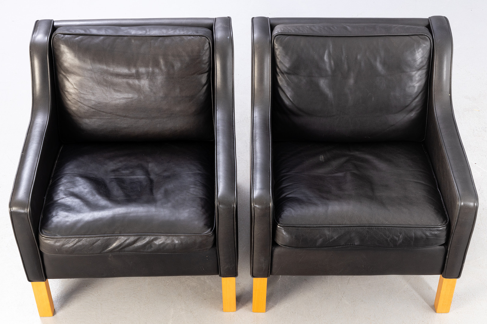 Mogens Hansen, paar Sessel MH195, Leder (2).