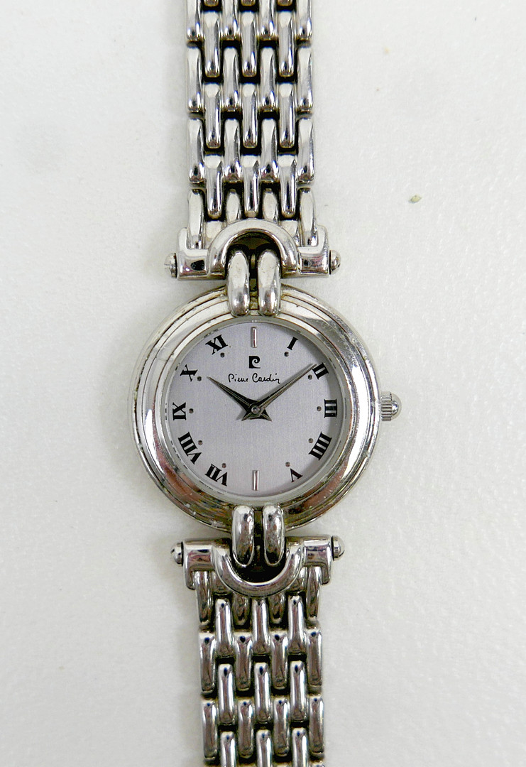 FIVE ASSORTED LADIES WRISTWATCHES.
