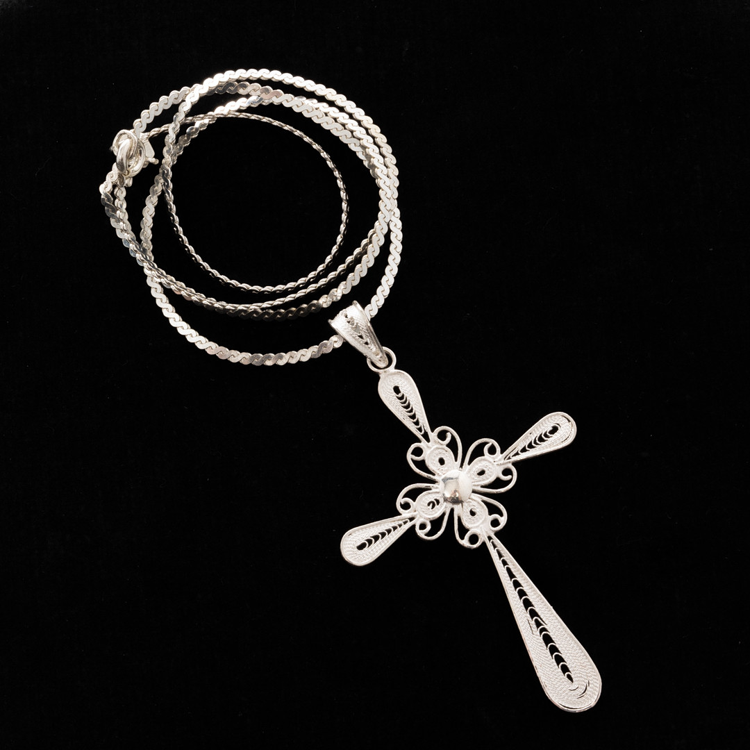 COLLIER, Sterlingsilver, Kors, Filigrandekor.