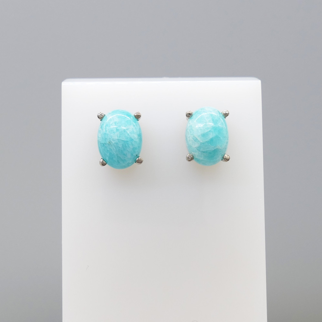 CABOCHON AMAZONITE ear studs.