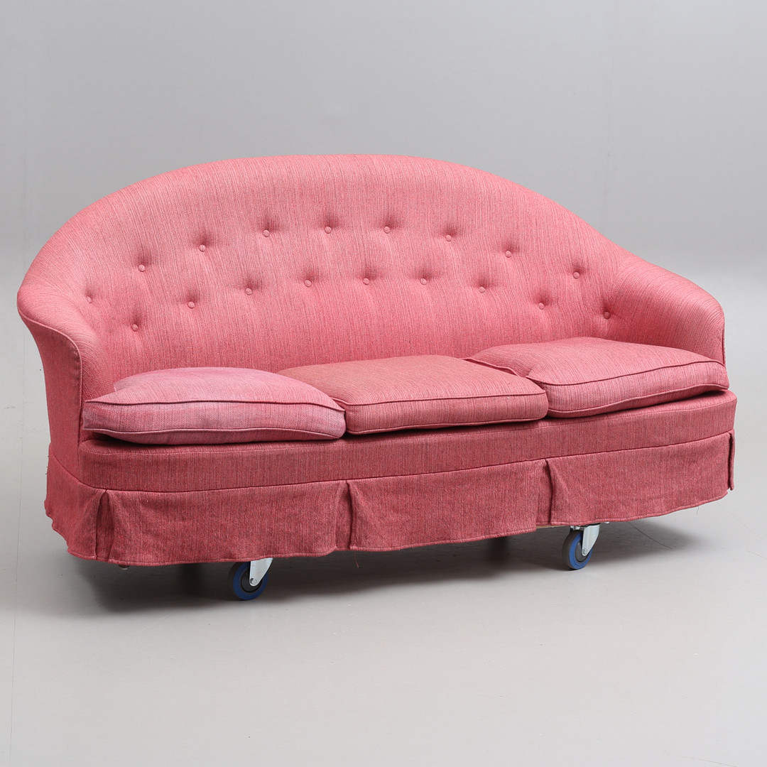 KERSTIN HÖRLIN-HOLMQUIST. Soffa, NK:s Triva-serie, Nordiska Kompaniet, 1900-talets mitt.