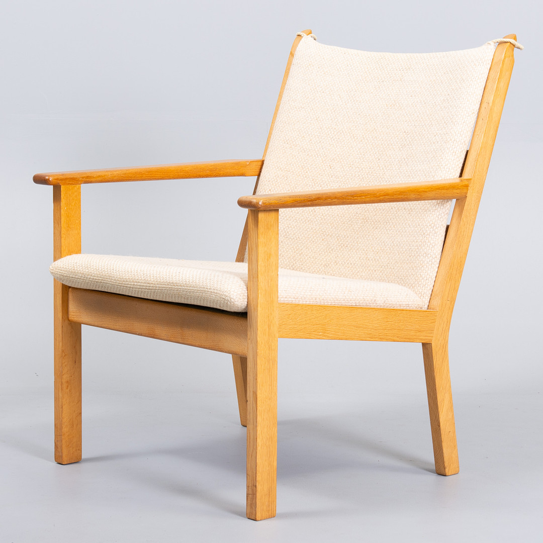 HANS J WEGNER. GE-284 lænestol i eg. fremstillet hos Getama, Danmark.