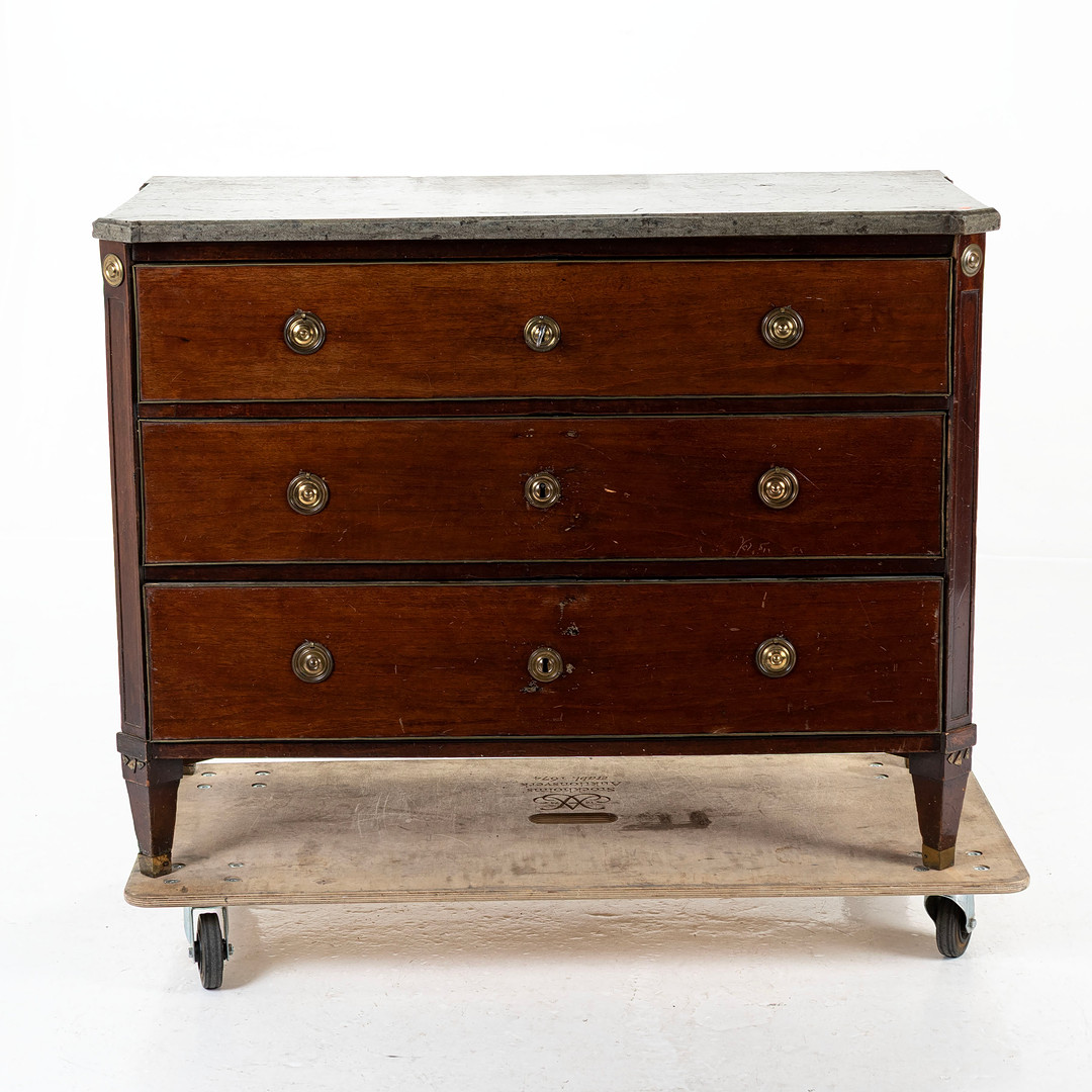 BYRÅ. mahogny, sengustaviansk, 17/1800 - tal.