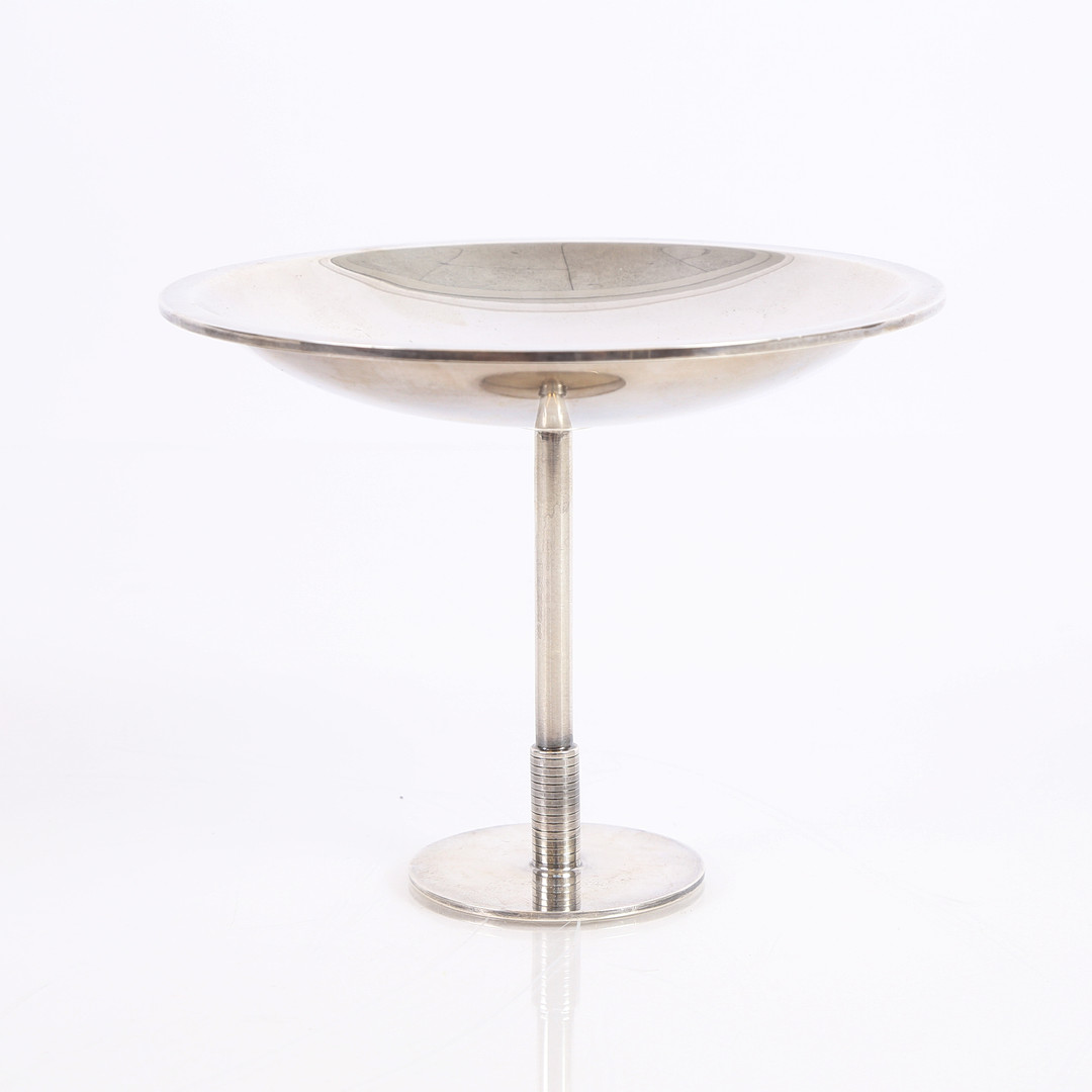 SIGVARD BERNADOTTE. Georg Jensen. Lille opsats af sterlingsølv, dessin 718.