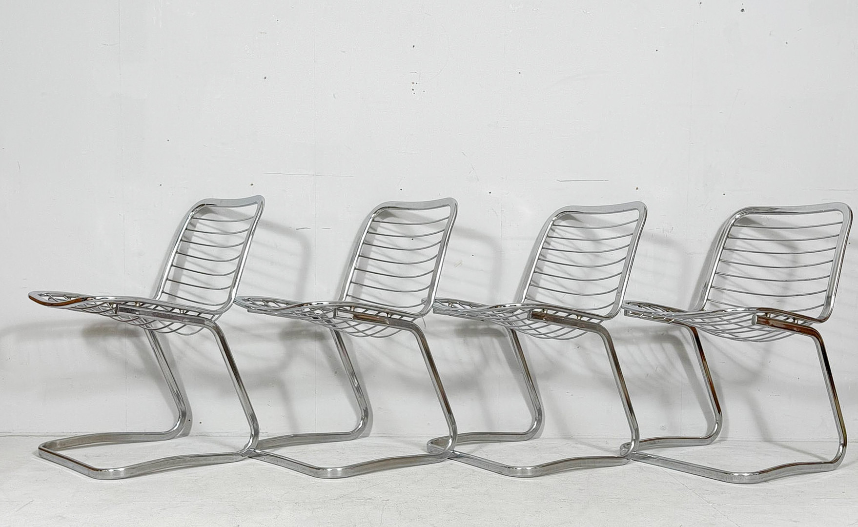 4 Set Freischwinger/Stühle von Gastone Rinaldi für Rima, Modell: 'Sabrina' 1970er Jahre, Italien.