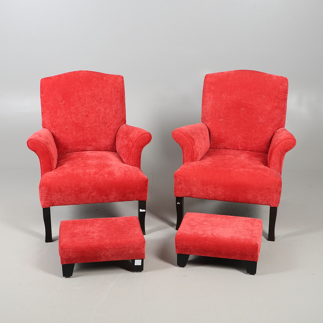 A PAIR OF MODERN RED VELOUR ARMCHAIRS AND TWO FOOTSTOOLS.