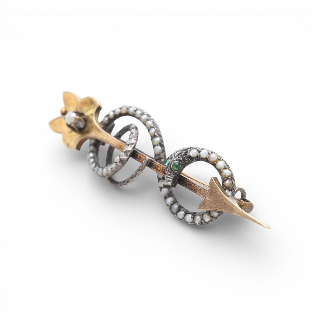 Arrow-shaped brooch with a snake, late 19th Century.