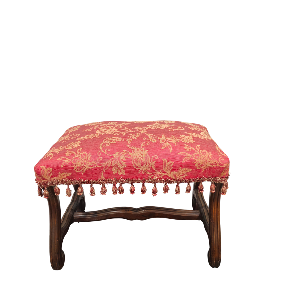 Banqueta en madera.