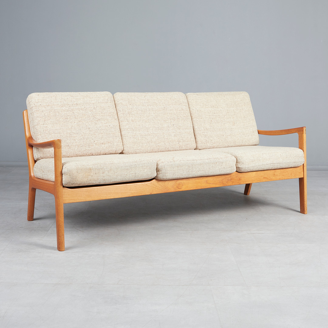 OLE WANSCHER. P. Jeppesen, Sofa / Dreisitzer, Modell 'Senator', Teakholz, Textil, 1950/60er Jahre, Dänemark.