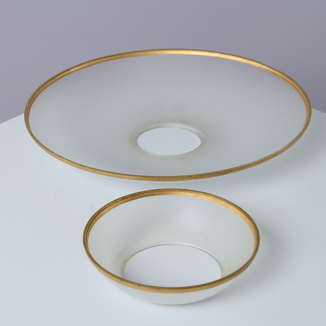 POUL HENNINGSEN. "PH 3/2", over- og mellemskærm af matglas med guldkant, Louis Poulsen, Danmark.