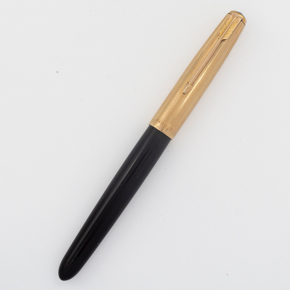 FÜLLFEDERHALTER PARKER 51, DOUBLEKAPPE, 14 KARAT GOLDFEDER, MADE IN ENGLAND, 1940-1960ER JAHRE.