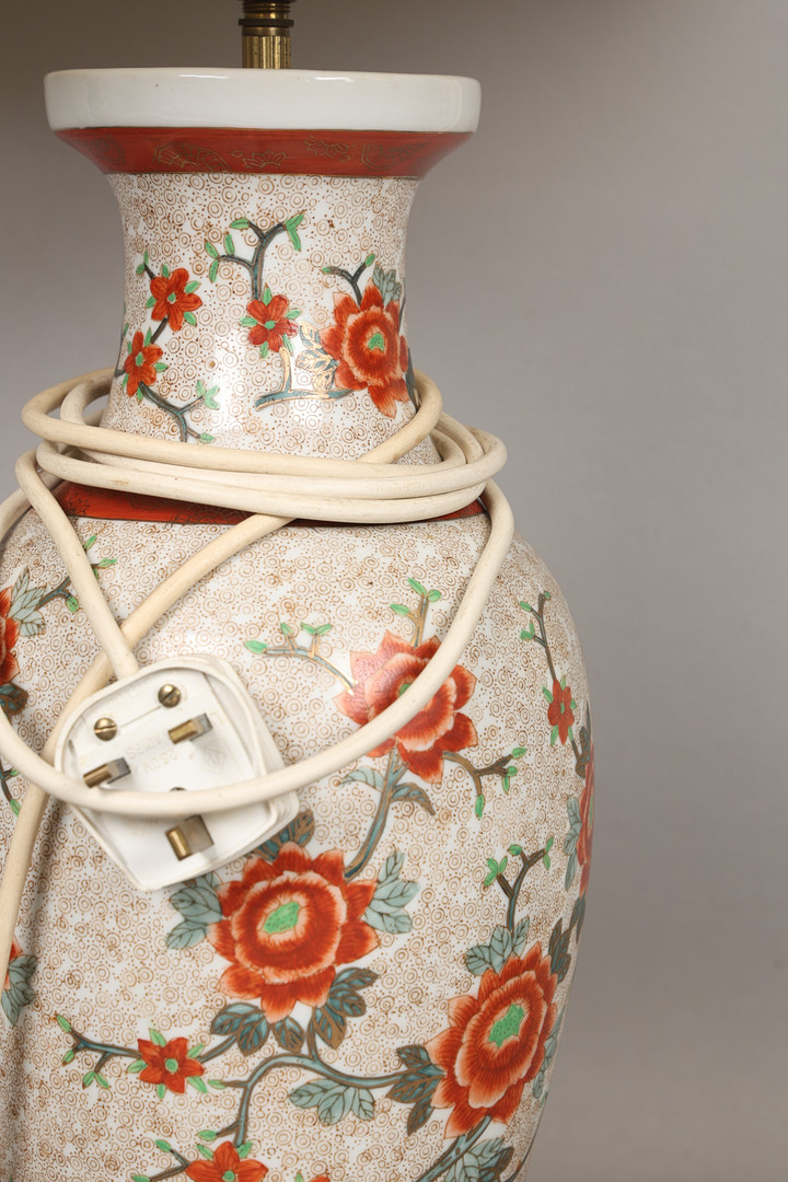 A PAIR OF JAPANESE SATSUMA PORCELAIN VASES CONVERTED TO TABLE LAMPS, 20TH CENTURY (2).