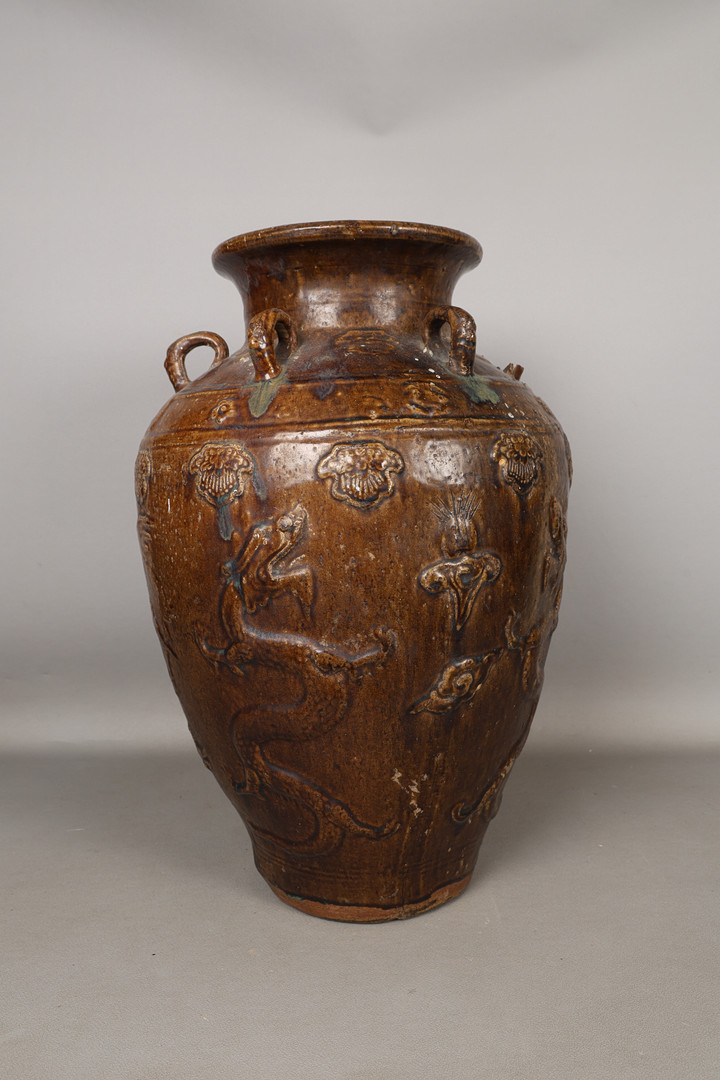 A LARGE CHINESE STONEWARE BALUSTER VASE, REPUBLIC PERIOD.