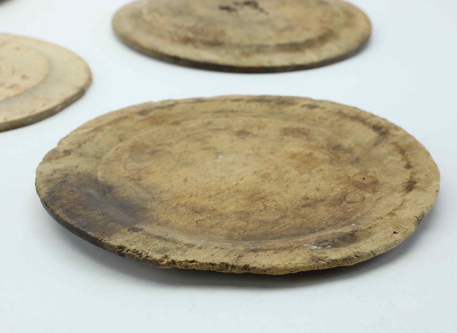 TALLRIKAR, allmoge, 6 st, trä, Hälsingland, 1800-tal.