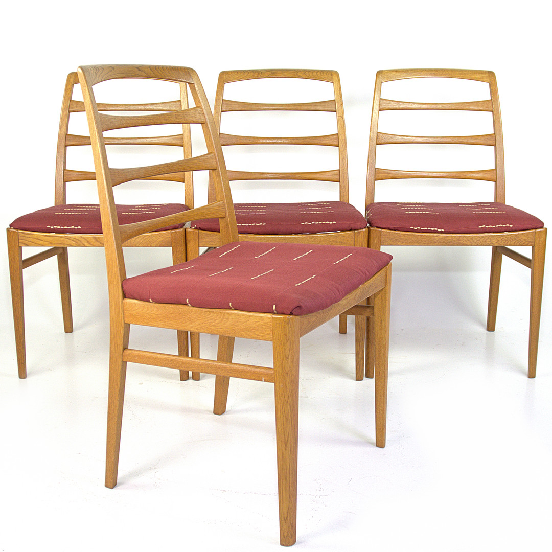 BERTIL FRIDHAGEN. Stolar, "Reno", 4 st, stegrygg, stoppad sits, ek, brännmärkt, Bodafors, 1958.