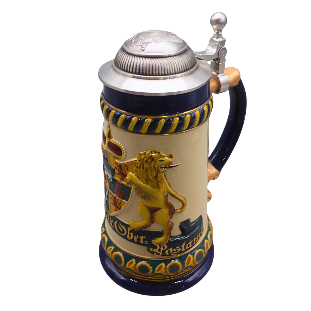 ALWE BIERKRUG AUS KERAMIK MIT ZINNDECKEL UND OBER-POSTAMT-MOTIV + ECHTHEITSZERTIFIKAT.