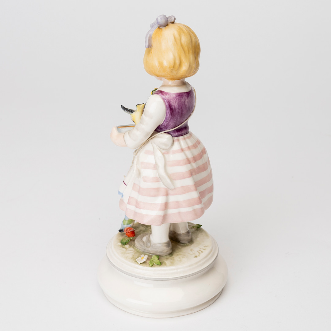 FIGURIN, porslin, "Lore", nr: 1021/2000, Goebel, Tyskland, 1900-talets andra hälft.