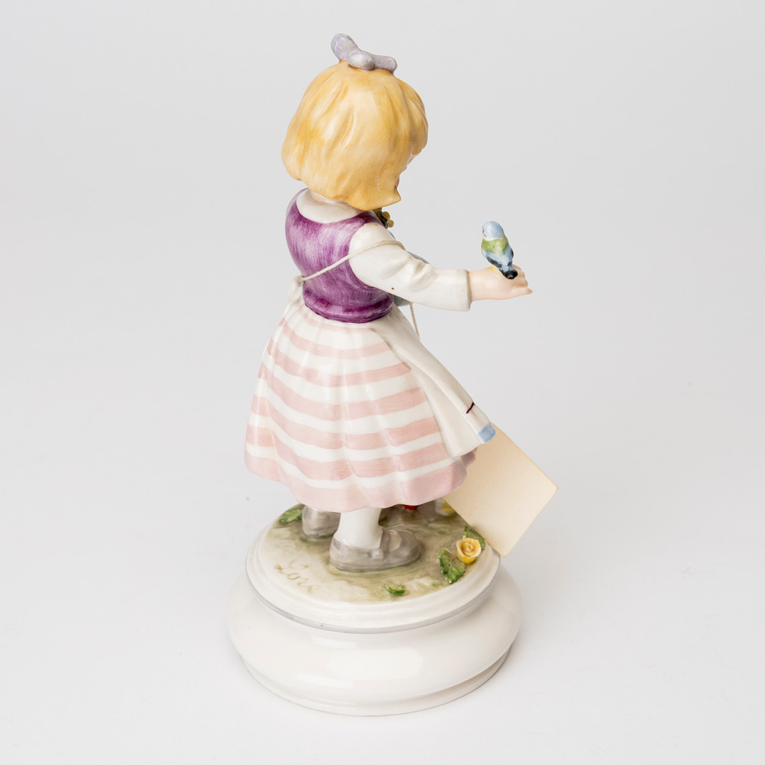 FIGURIN, porslin, "Lore", nr: 1021/2000, Goebel, Tyskland, 1900-talets andra hälft.