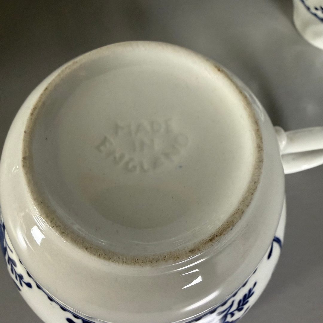 Johnson Bros, England,TE- och KAFFESERVIS, 68-delar, INDIES.