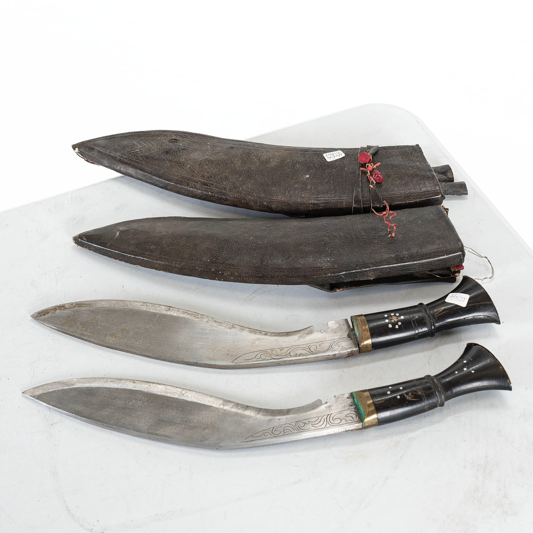 KNIV, 2 st Gurkha, metall/skinn.