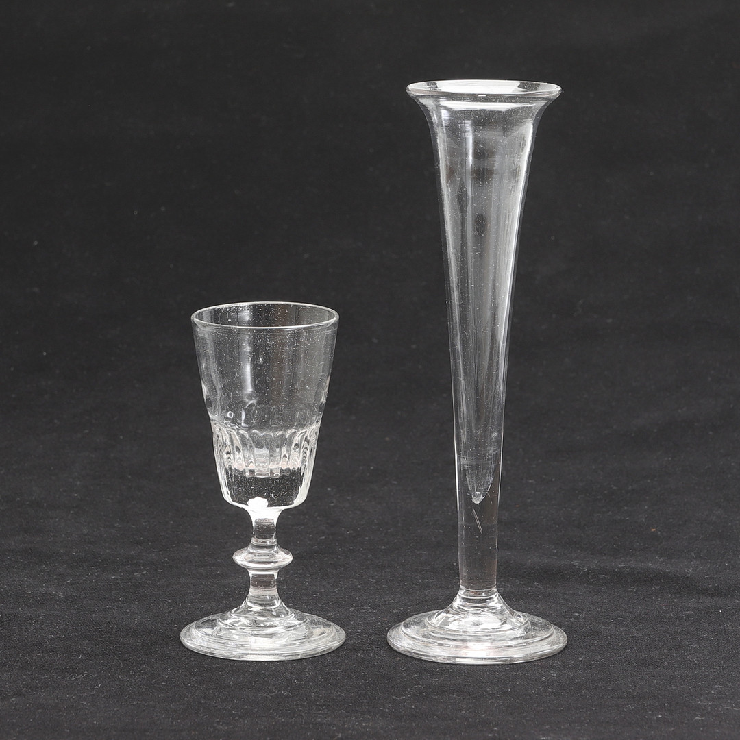 GLAS, 2 stycken, 1800-tal.