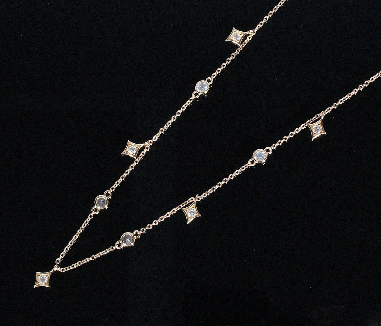 MERALIN JEWELRY. Halskette mit Zirkonia, 925er Sterlingsilber, rosévergoldet, Italien.