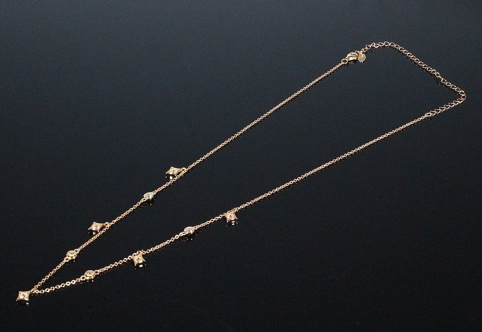 MERALIN JEWELRY. Halskette mit Zirkonia, 925er Sterlingsilber, rosévergoldet, Italien.