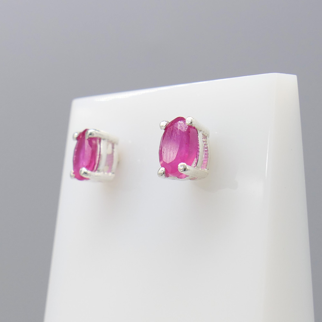 RUBY GEMSTONE ear studs.