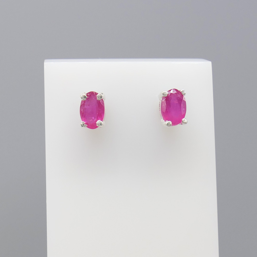 RUBY GEMSTONE ear studs.