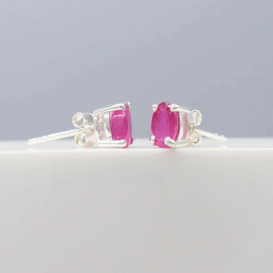 RUBY GEMSTONE ear studs.