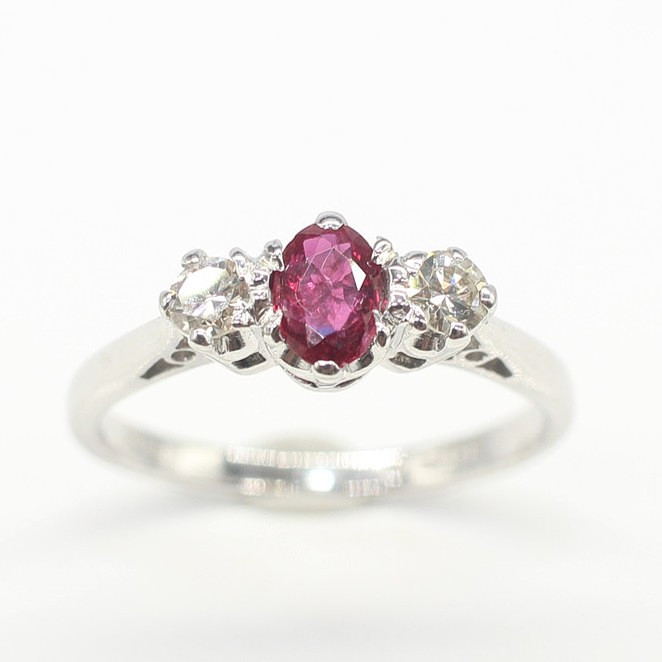VINTAGE STYLE RUBY & DIAMOND RING.
