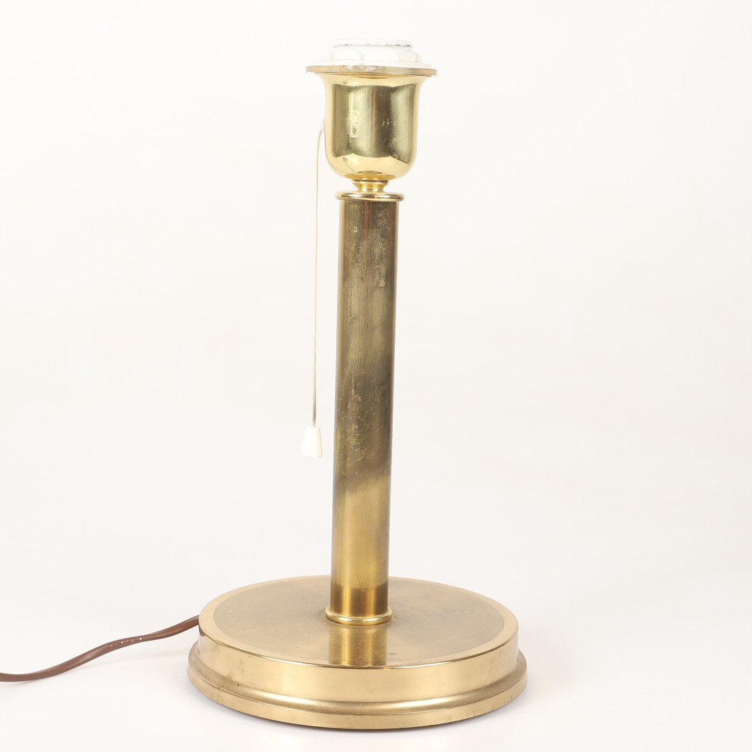 BORDSLAMPA, modell 225, mässing, Nya ÖIA, 1900-talets senare del.