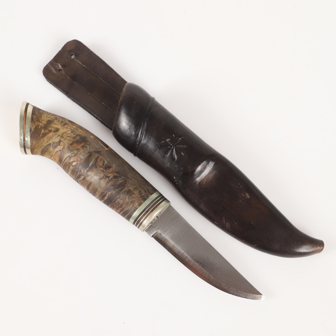 JAKTKNIV MED BALJA, trä/metall, 1900-tal.
