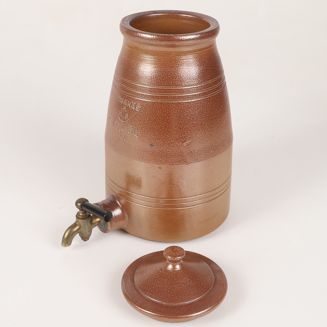 KRUS MED TAPPKRAN, 3 liter, saltglaserad keramik, Sven Bolin, 1900-tal.