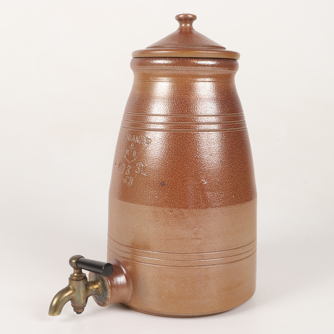 KRUS MED TAPPKRAN, 3 liter, saltglaserad keramik, Sven Bolin, 1900-tal.
