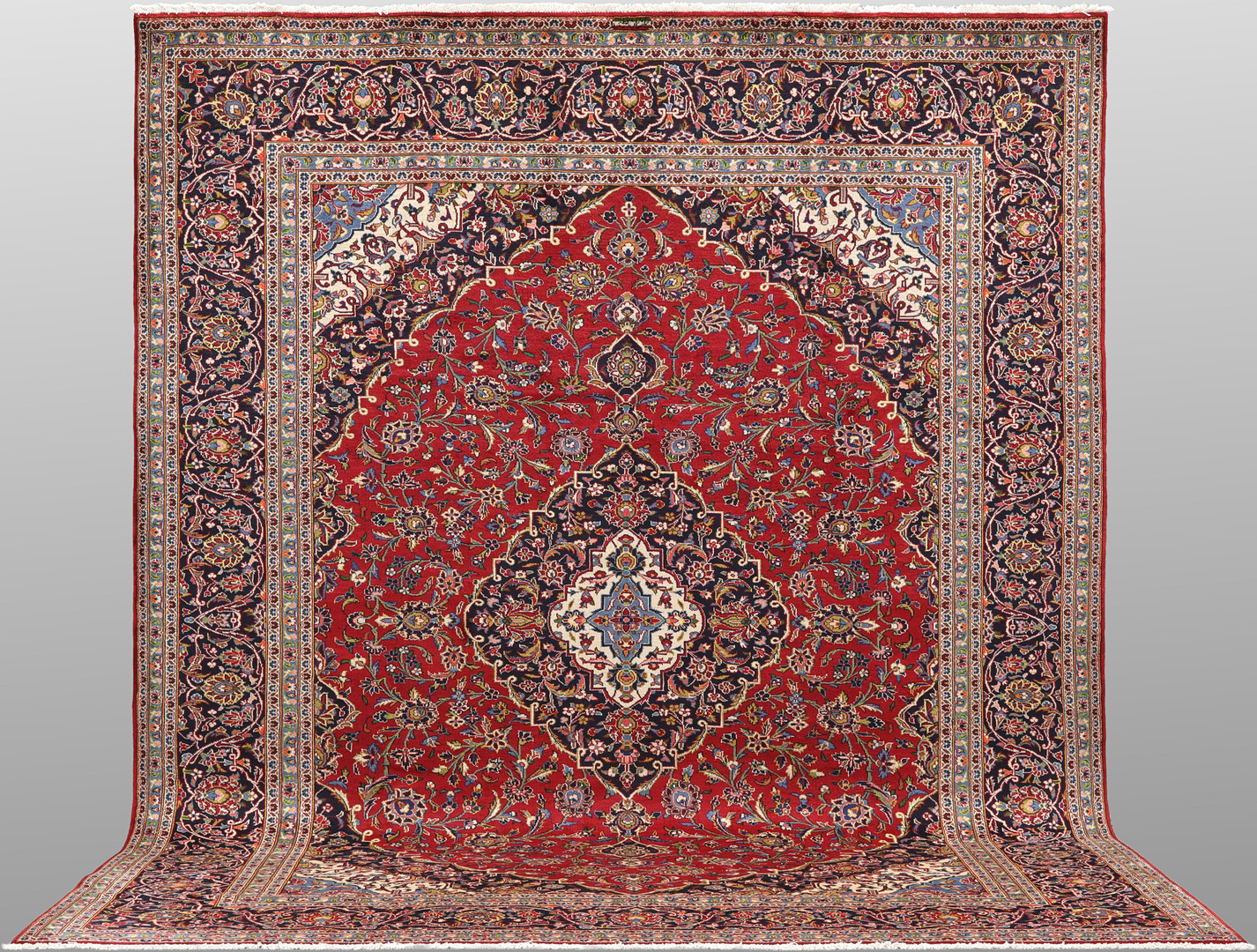 MATTA. Keshan fine signerad, 385 x 297 cm.