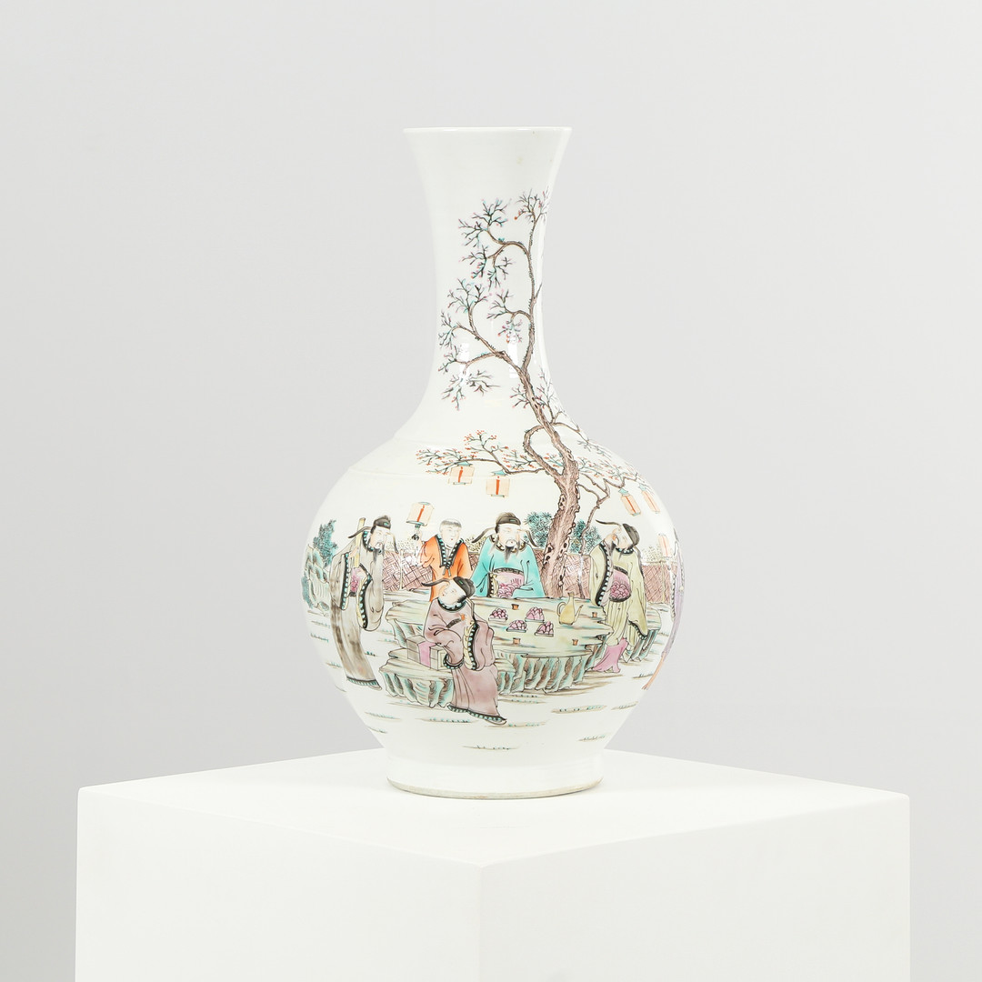 Kinesisk vase af porcelæn, Mingo, 1900-tallet.