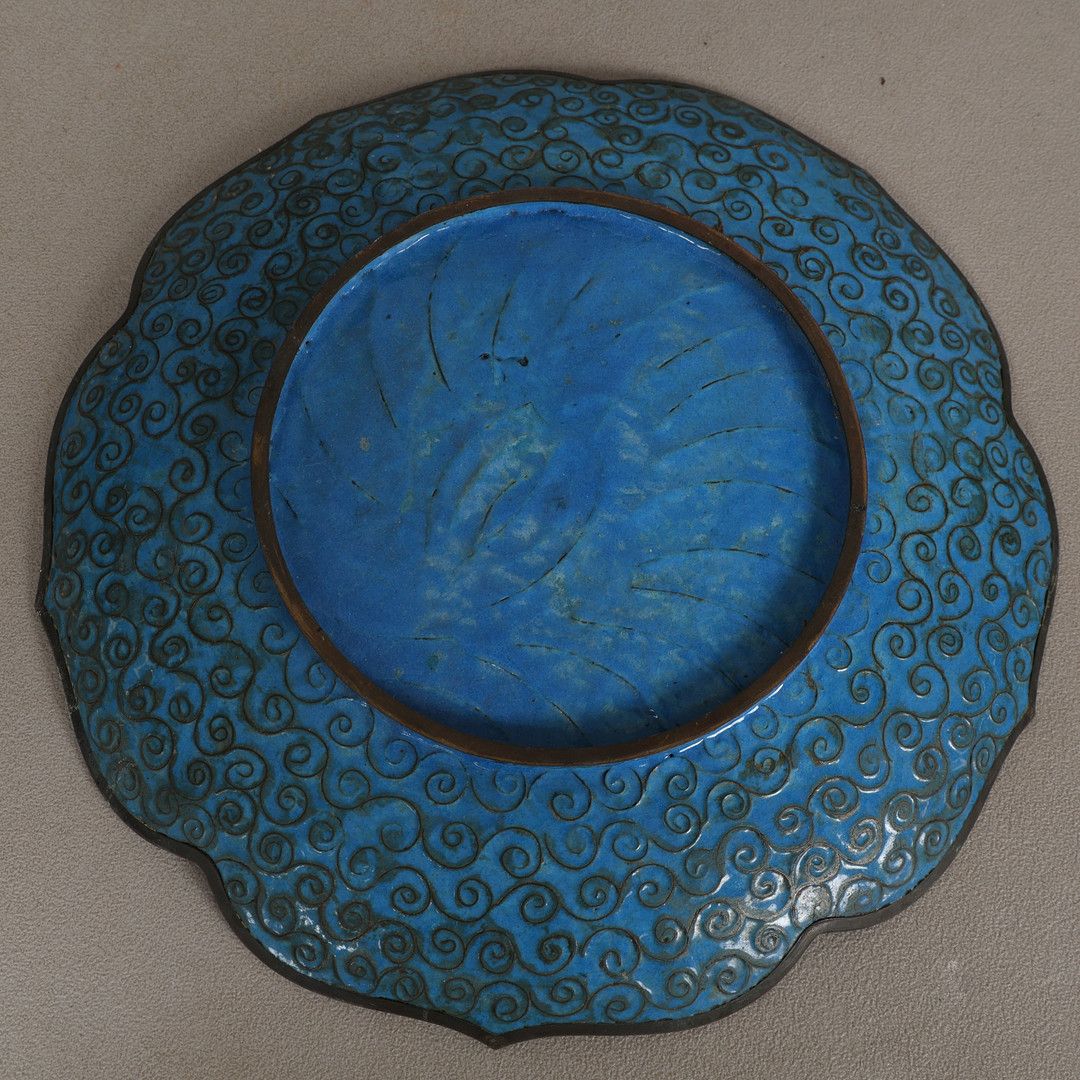 A JAPANESE CLOISONNE ENAMEL PLATE, MEIJI PERIOD.
