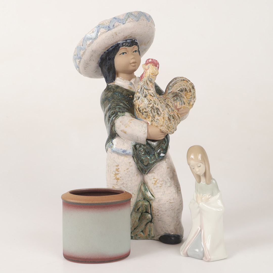FIGURINER SAMT VAS, 3 delar, bl. a. Rosenthal, Tyskland samt Lladro, Spanien.