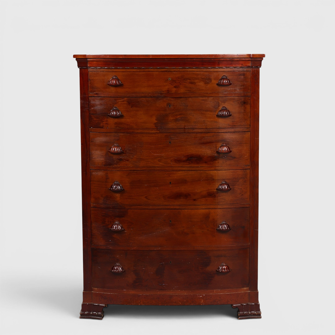 LYSBERG & HANSEN A/S. Skønvirke Tallboy / Chiffoniere af mahogni, 1920'erne.