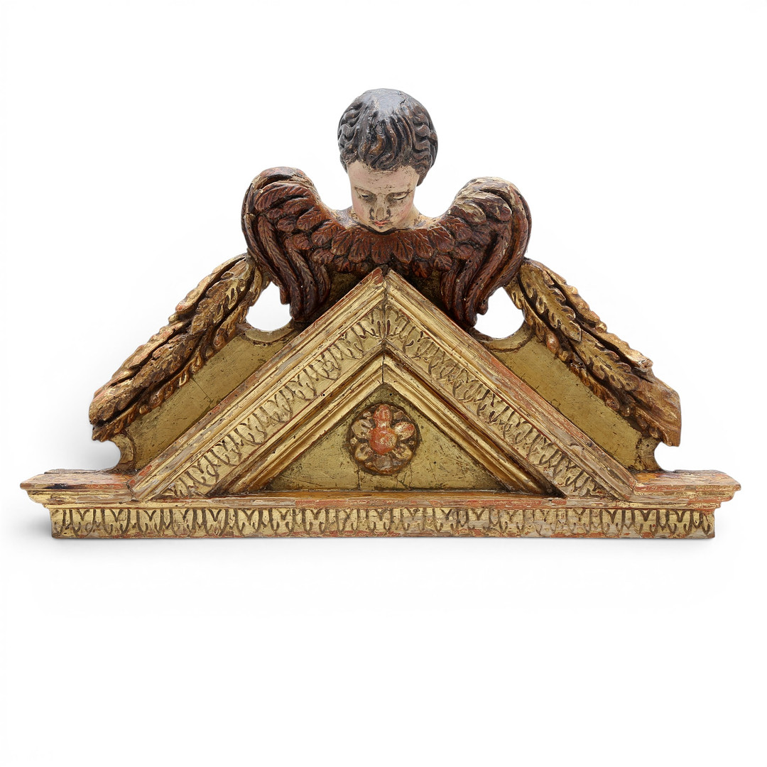 SPANISH SCHOOL, CIRCA 1600. Pediment with a cherub.