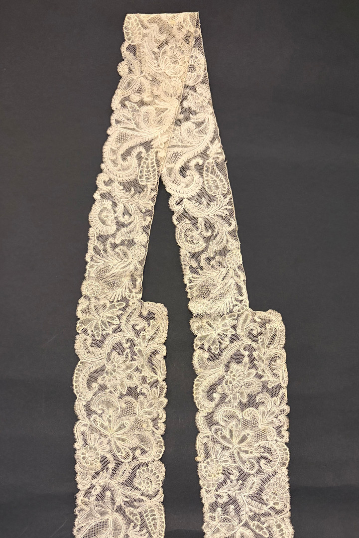 Lace collar application, probably from Brussels, 18th-19th Century.