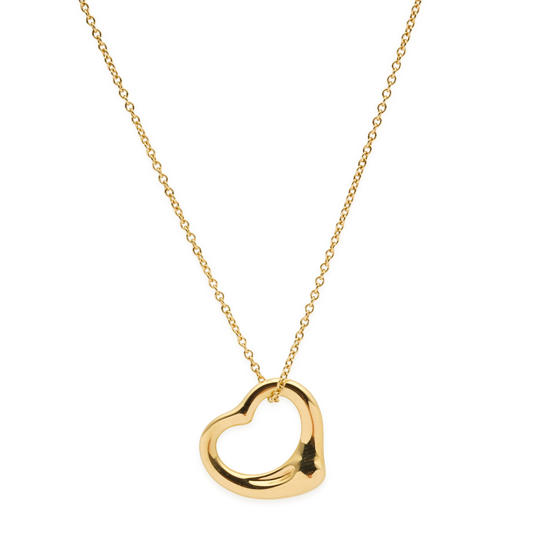 TIFFANY & CO. 'Open Heart' Halskæde med vedhæng af 18 kt guld, Elsa Peretti collection.