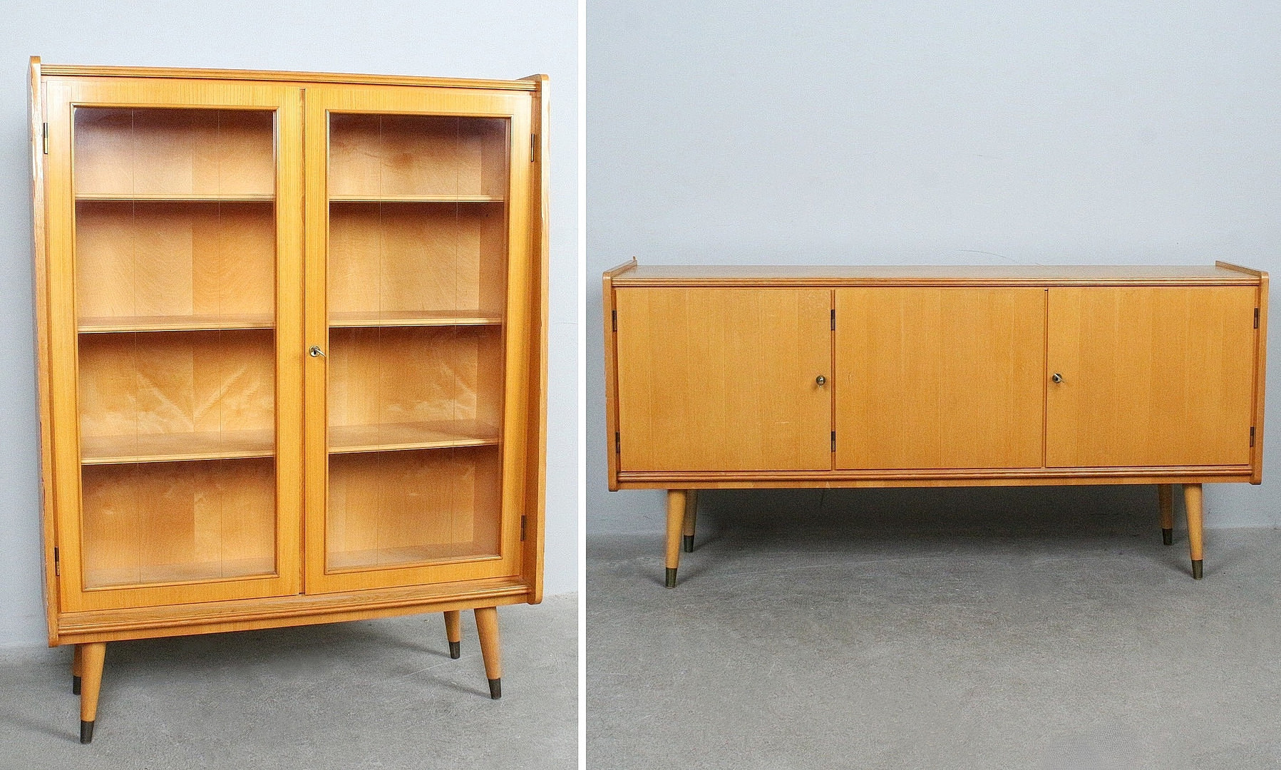 Vitrine und Sideboard der 1960er Jahre.