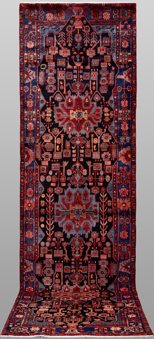 MATTA. Hamadan gallerimodell, 420 x 113 cm.