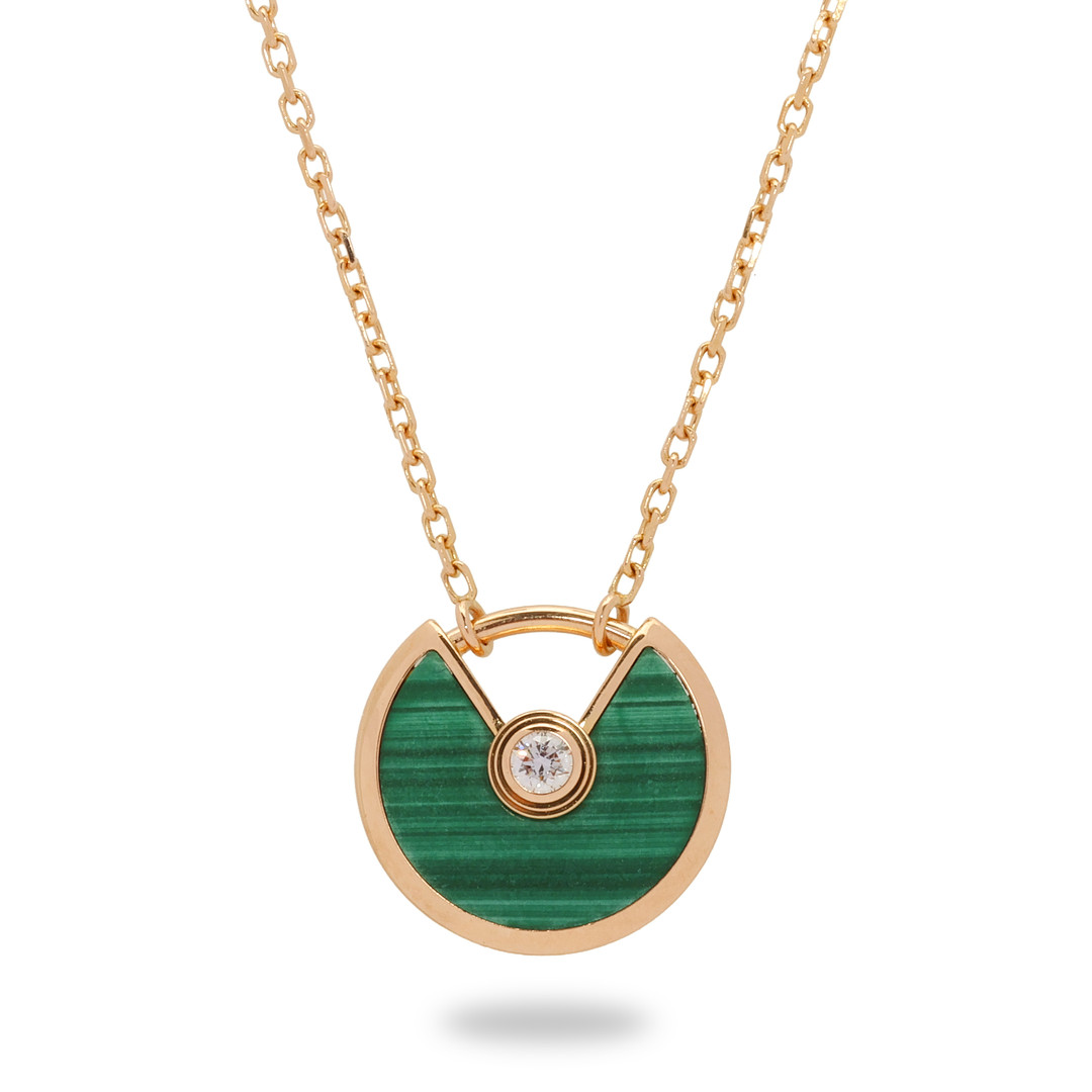 CARTIER. 'Amulette de Cartier'-collier med brillant- og malakit vedhæng i kæde af 18 kt. rosa guld.