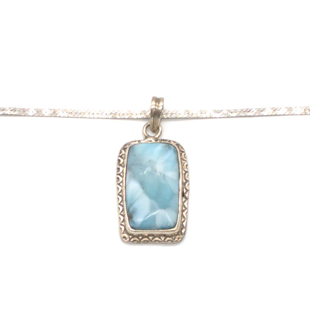 CHRISTIAN&IBANA. LARIMAR-OPTOK-FARBSTEIN IM CABOCHON SCHLIFF; UNIKAT DURCH HANDARBEIT.