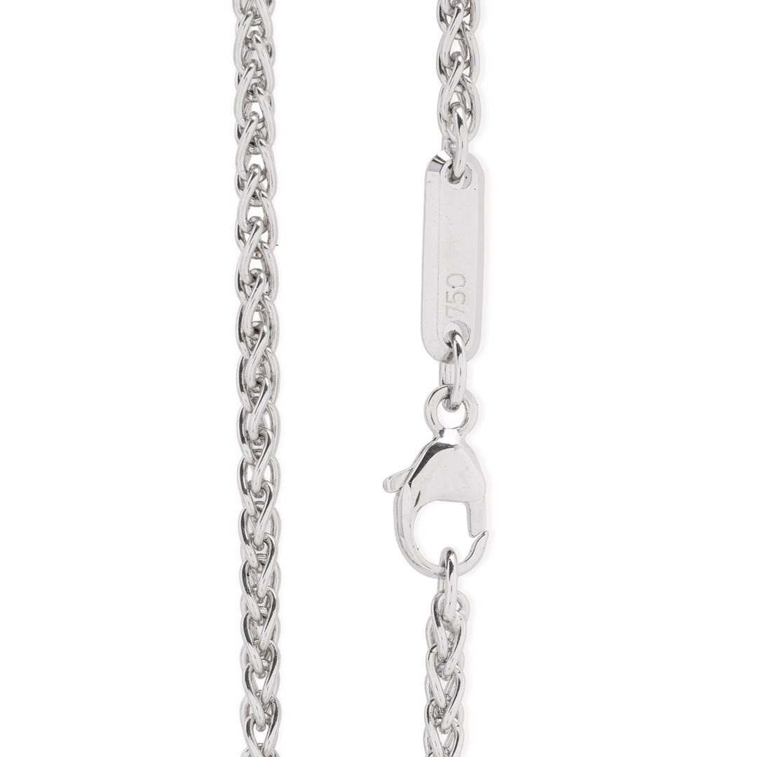 CHOPARD. ‘Happy Diamonds Icons Heart’ vedhæng med tre diamanter med kæde af 18k hvidguld. (2).