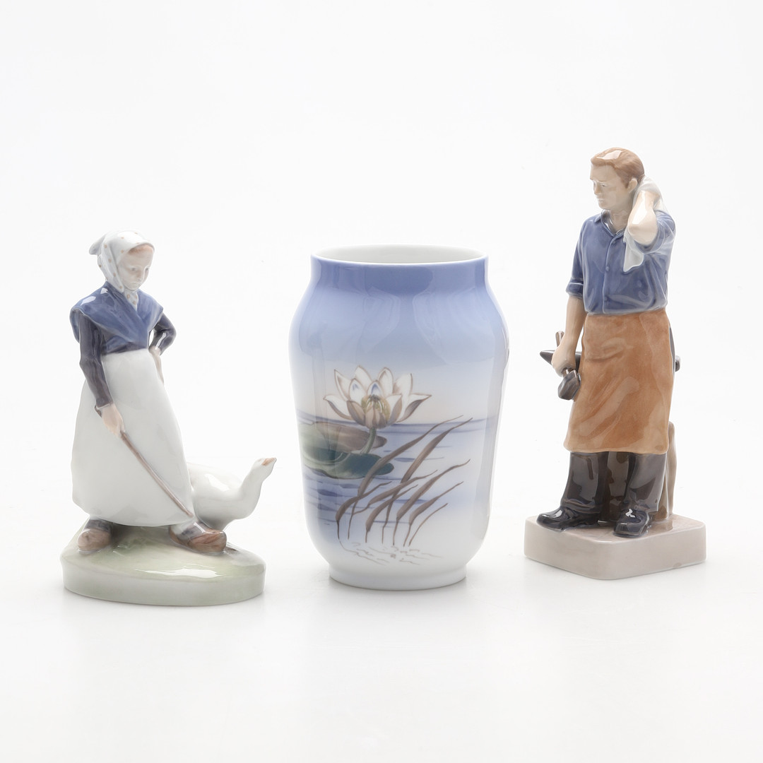 FIGURINER & VAS, 3 delar, porslin, Royal Copenhagen.