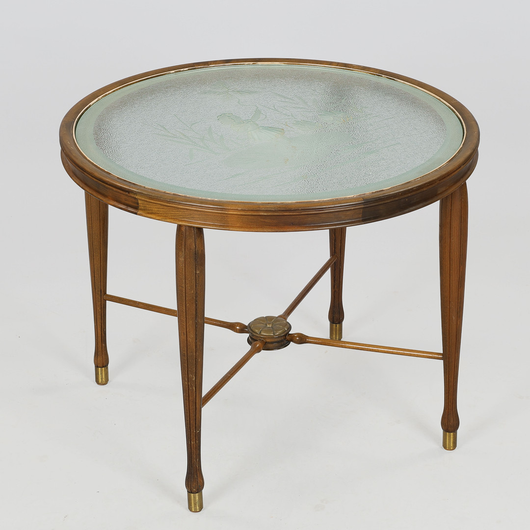 DANSK SNEDKERMESTER. Cirkulært sofabord med glasplade, Nordisk Art Deco, 1900-tallets første halvdel.
